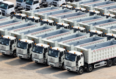 出發(fā)幾內(nèi)亞！212輛解放卡車成功交付